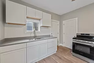 418 W Illinois Ave, Aurora, IL 60506 - Photo 15