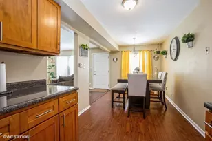 1797 Queensbury Cir, Hoffman Estates, IL 60169 - Photo 7