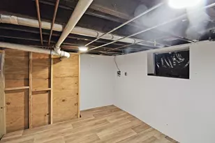 107 N State St, Aurora, IL 60505 - Photo 9