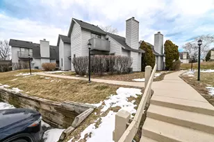 598 Dunham Rd, Gurnee, IL 60031 - Photo 1