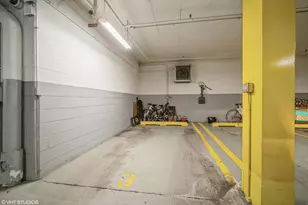 1380 Oakwood Ave, Des Plaines, IL 60016 - Photo 17