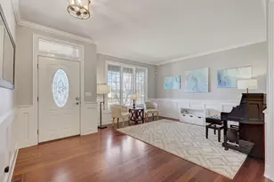 881 S Bryan St, Elmhurst, IL 60126 - Photo 5