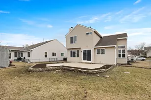 305 Harvest Gate Rd, Lake in the Hills, IL 60156 - Photo 31