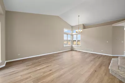 305 Harvest Gate Road, Lake in the Hills, IL 60156 - Photo 15