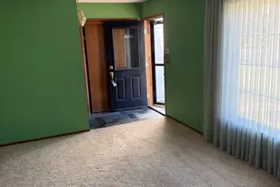 2724 N Country Club Terrace Terrace, Rockford, IL 61103 - Photo 3