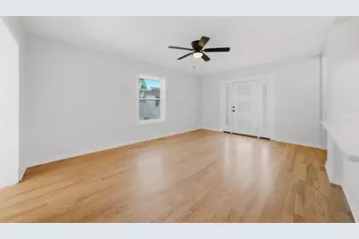 217 E 11th Street, Lockport, IL 60441 - Photo 5