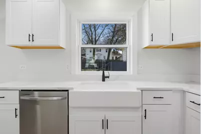 217 E 11th Street, Lockport, IL 60441 - Photo 9