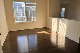 1827 Waterbury Cir, Glenview, IL 60025 - Photo 9