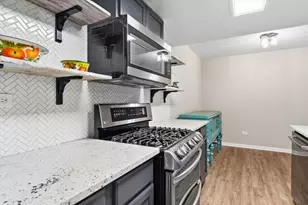 8025 Woodglen Ln, Downers Grove, IL 60516 - Photo 3