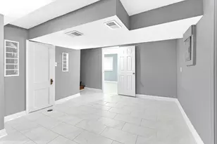 13240 S St Lawrence Ave, Chicago, IL 60827 - Photo 11