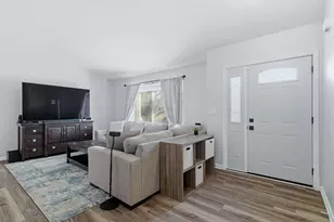 1595 Lois Ann Ln, Naperville, IL 60563 - Photo 3