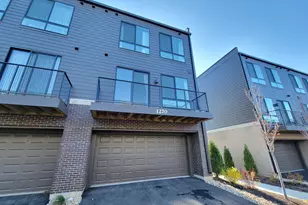 1270 Lakepointe Dr, Schaumburg, IL 60173 - Photo 19