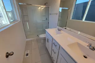 1270 Lakepointe Dr, Schaumburg, IL 60173 - Photo 13