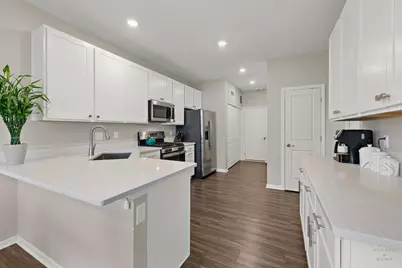 8520 Stillwater Road, Wonder Lake, IL 60097 - Photo 9