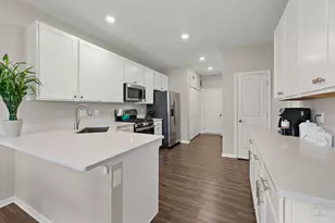 8520 Stillwater Rd, Wonder Lake, IL 60097 - Photo 9