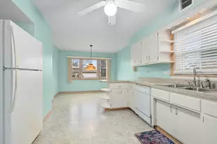 10609 S Kildare Ave, Oak Lawn, IL 60453 - Photo 11