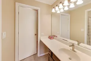 2122 Southwind Cir, Schaumburg, IL 60194 - Photo 13