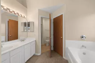 1782 Montrose Dr, Aurora, IL 60503 - Photo 17