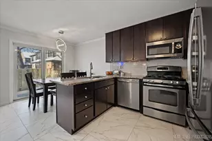 292 Shadow Bend Dr, Wheeling, IL 60090 - Photo 11