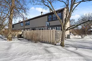 292 Shadow Bend Dr, Wheeling, IL 60090 - Photo 29