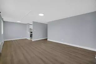 6161 N Hoyne Ave, Chicago, IL 60659 - Photo 5