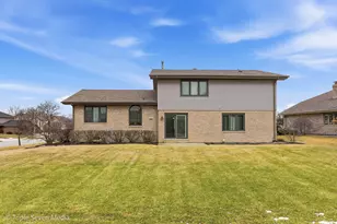 8101 Highfield Ct, Tinley Park, IL 60487 - Photo 5