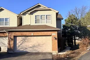 610 Daisy Ln, Roselle, IL 60172 - Photo 1