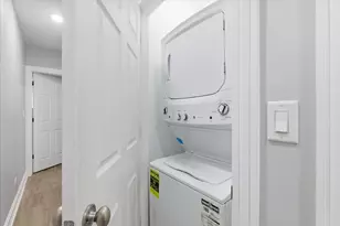 1048 N Lawndale Ave, Chicago, IL 60651 - Photo 15