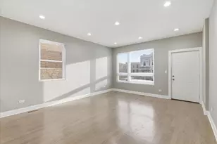 1048 N Lawndale Ave, Chicago, IL 60651 - Photo 3