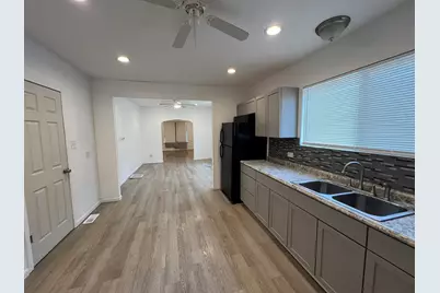 12041 S Normal Avenue, Chicago, IL 60628 - Photo 11