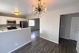 209 Bunker Hill Dr, Bolingbrook, IL 60440 - Photo 5