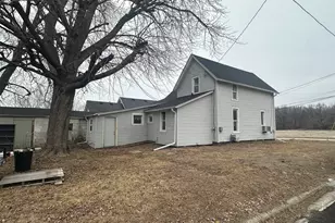 701 W Wall St, Morrison, IL 61270 - Photo 3