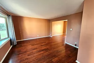 145 Abbeywood Cir, Streamwood, IL 60107 - Photo 3