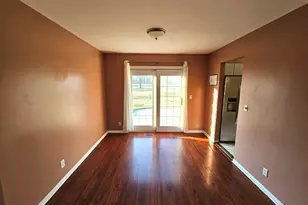 145 Abbeywood Cir, Streamwood, IL 60107 - Photo 5