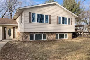 602 N 29th Rd, Lasalle, IL 61301 - Photo 1