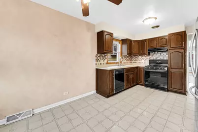 7723 Melvina Avenue, Burbank, IL 60459 - Photo 7