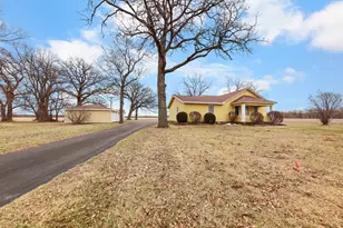 2810 Oxbow Rd, Morris, IL 60450 - Photo 1