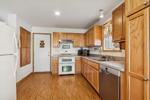 7001 Cornwall Dr, Joliet, IL 60431 - Photo 7