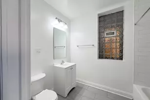 906 W Montrose Ave, Chicago, IL 60613 - Photo 13