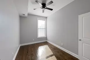 906 W Montrose Ave, Chicago, IL 60613 - Photo 17