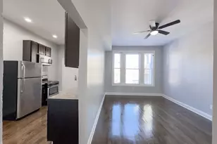 906 W Montrose Ave, Chicago, IL 60613 - Photo 7