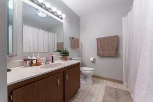 404 Arrow Trail, Wheeling, IL 60090 - Photo 17