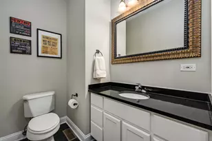 2512 W Thomas St, Chicago, IL 60622 - Photo 9