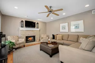 2412 Pepper Tree Ct, Lisle, IL 60532 - Photo 17