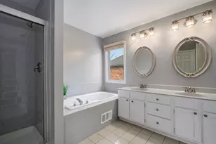 2412 Pepper Tree Ct, Lisle, IL 60532 - Photo 23