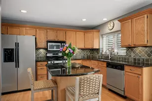 2412 Pepper Tree Ct, Lisle, IL 60532 - Photo 11