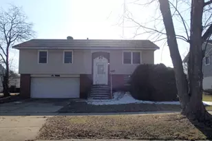 413 Lacy Ave, Streamwood, IL 60107 - Photo 1