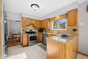 1416 Lucerne Dr, Crystal Lake, IL 60014 - Photo 7