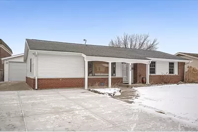 210 Brookhaven Drive, Elk Grove Village, IL 60007 - Photo 3