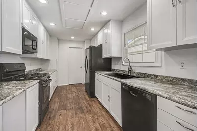 210 Brookhaven Drive, Elk Grove Village, IL 60007 - Photo 13